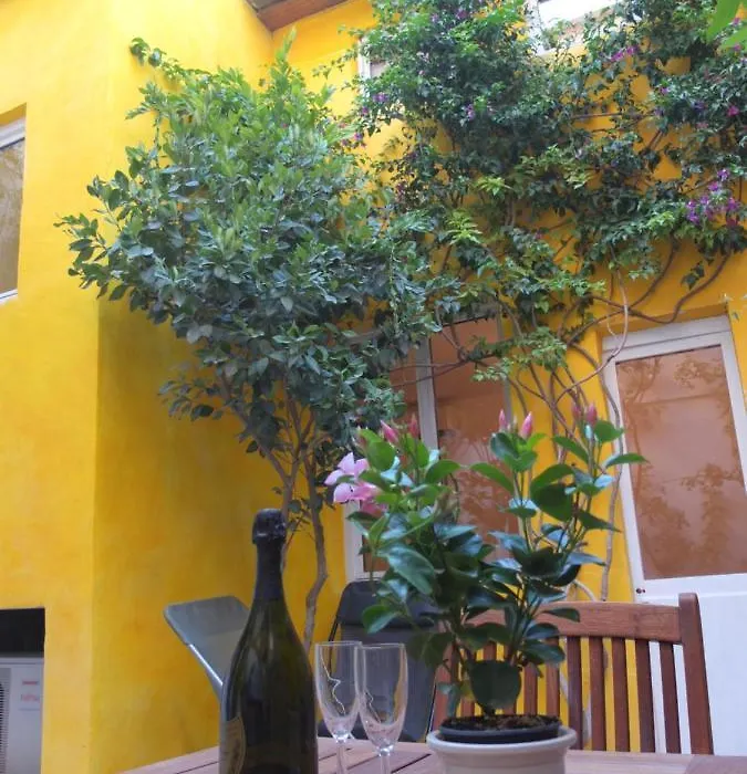 La maison jaune-1