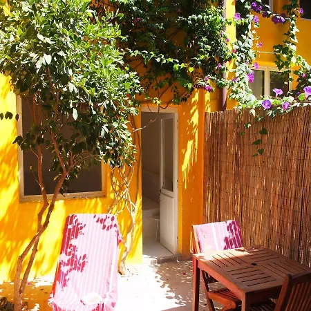 La maison jaune-3
