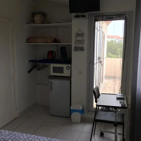 Chambre coquette dans villa proche de la plage-2